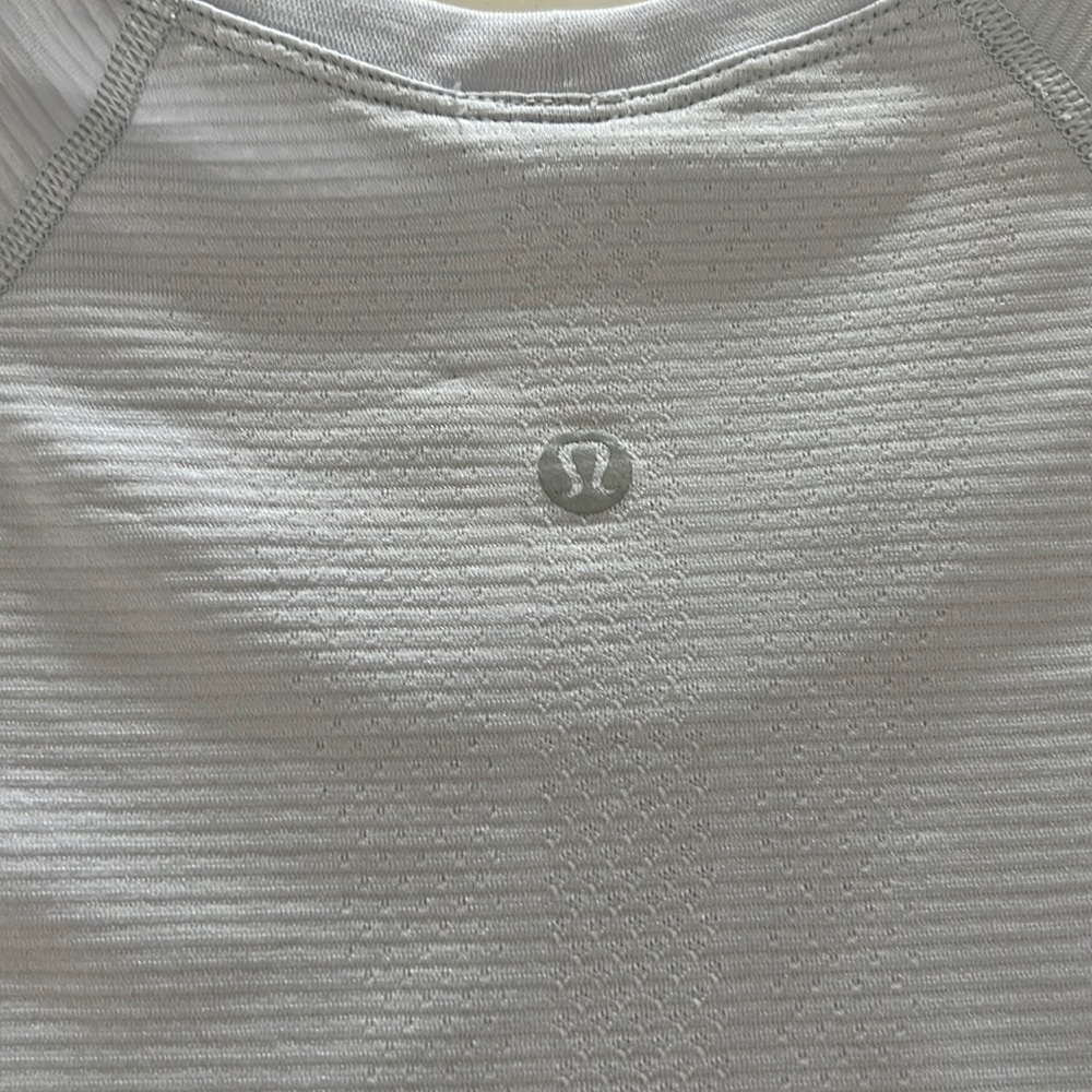 Lululemon Size 2 light lavender short sleeve Run Swiftly top